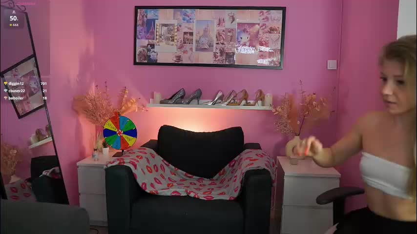 missicute18 Cam Model Chat January 19, 2026