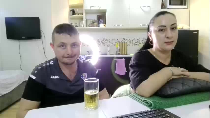 best_ass2000 Cam Model Chat January 19, 2026