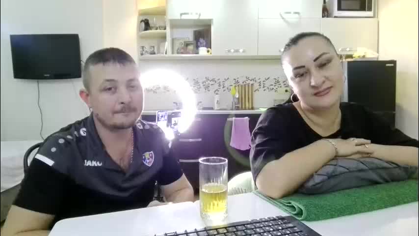 best_ass2000 Cam Model Chat January 19, 2026