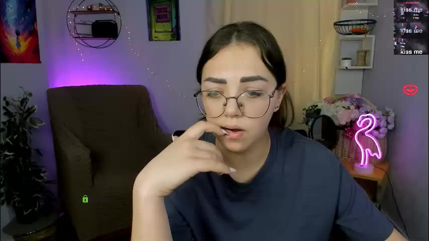 kiki_swan Cam Model Chat January 19, 2026