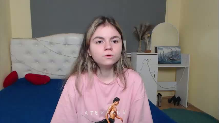 rrtinaredly Cam Model Chat January 20, 2026