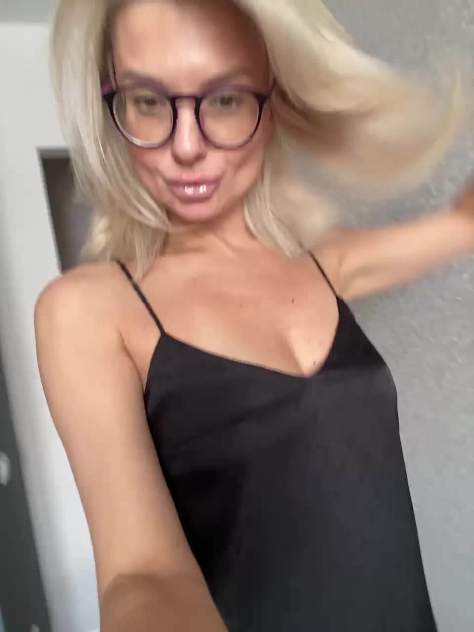 -Molly- Cam Model Chat January 20, 2026