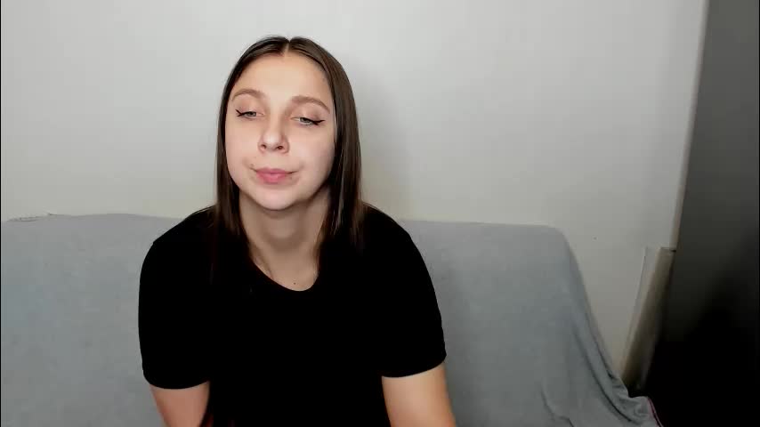 sinthiahug Cam Model Chat January 20, 2026