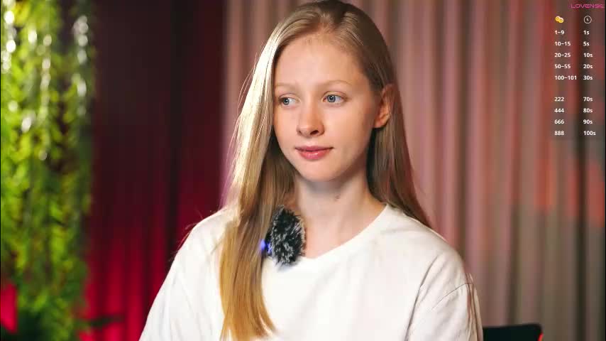 mia_vebes Cam Model Chat January 20, 2026