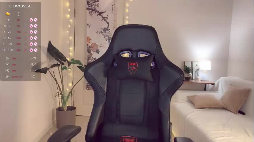 _lucky13__ Cam Model Chat January 20, 2026