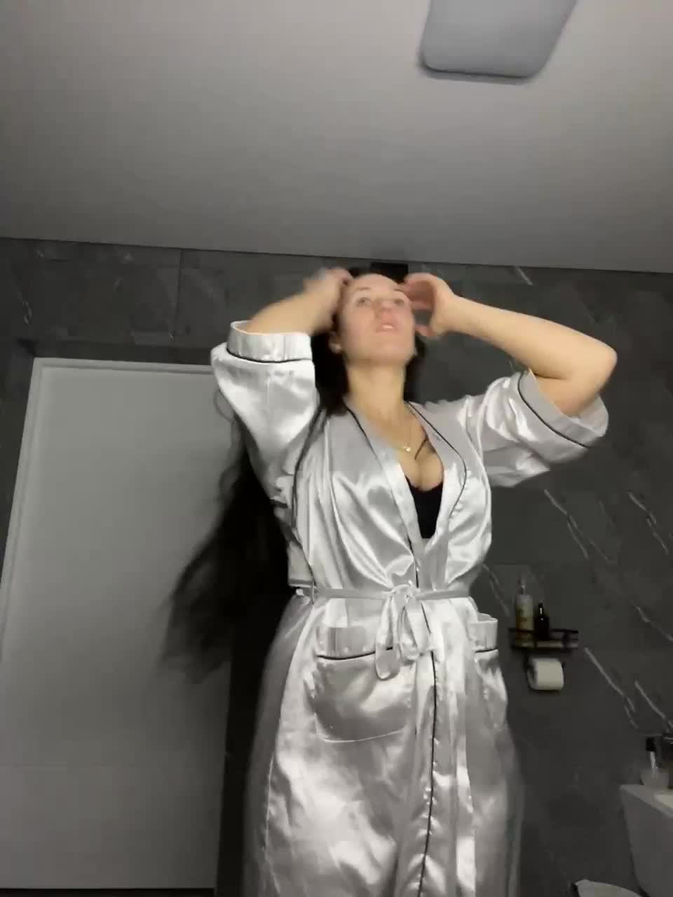 Potifays Cam Model Chat January 21, 2026