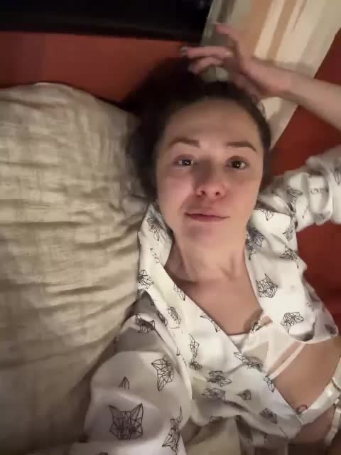 HelgaLeo Cam Model Chat January 22, 2026