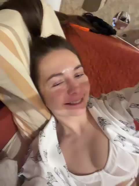 HelgaLeo Cam Model Chat January 22, 2026