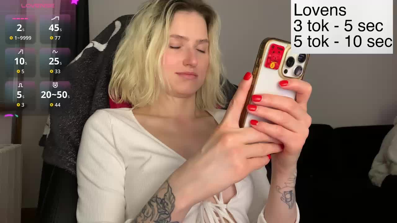 Sexy-Sweets Cam Model Chat January 22, 2026