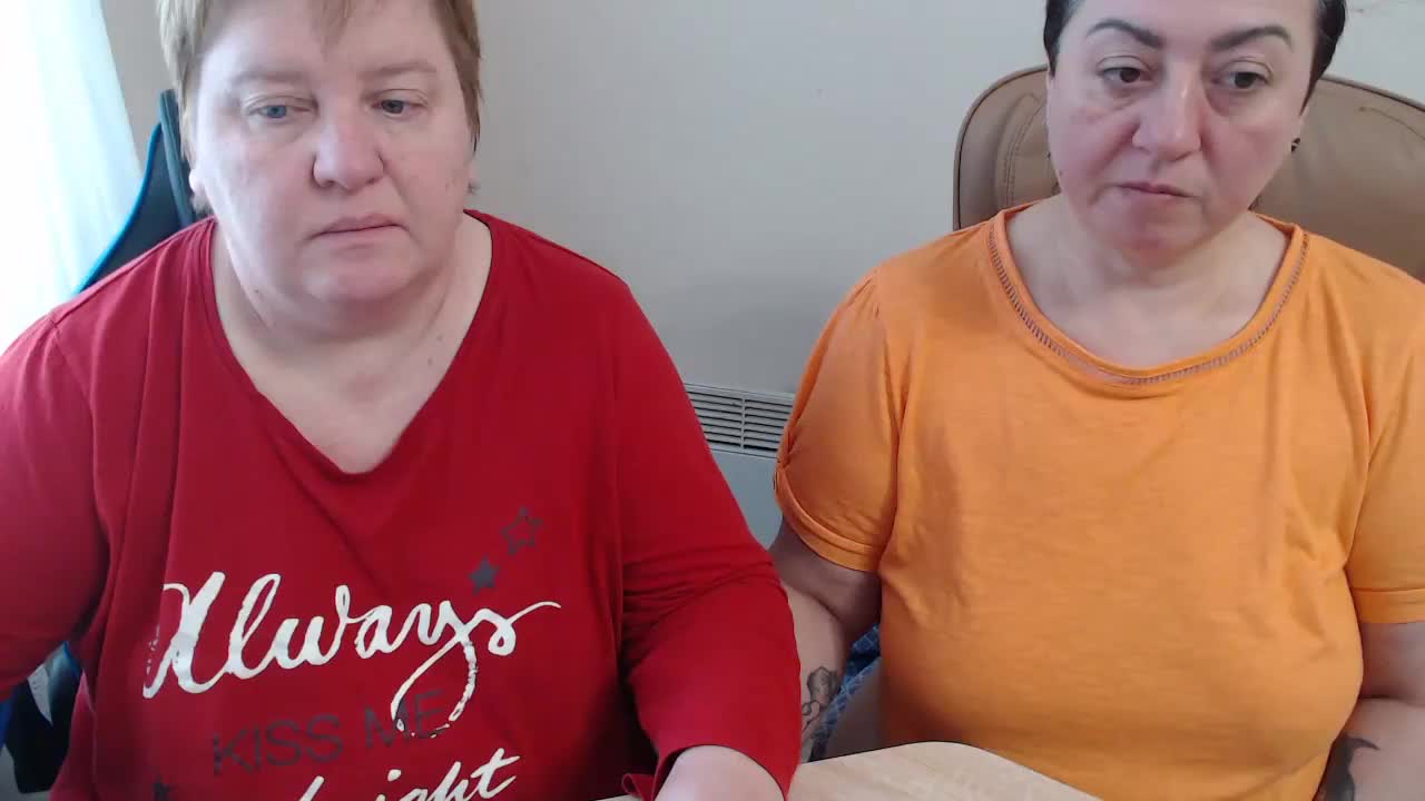 XMollyJaneEX Cam Model Chat January 24, 2026