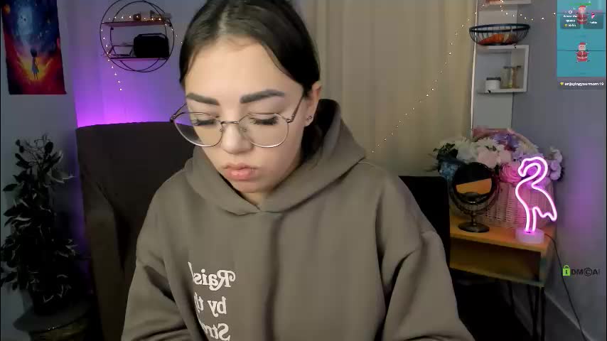 kiki_swan Cam Model Chat January 24, 2026