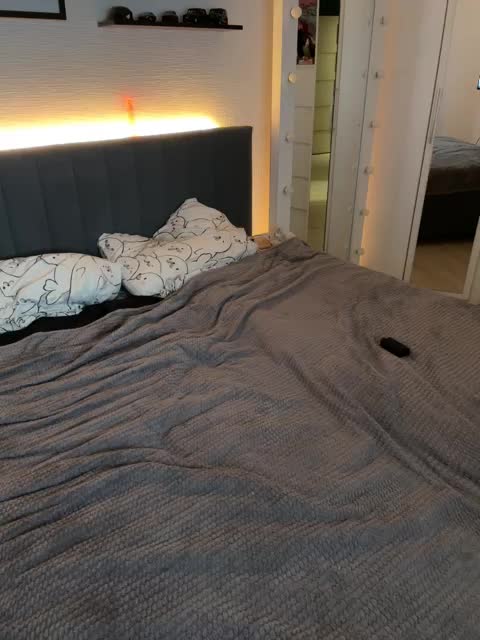 AlexMir69 Cam Model Chat January 24, 2026