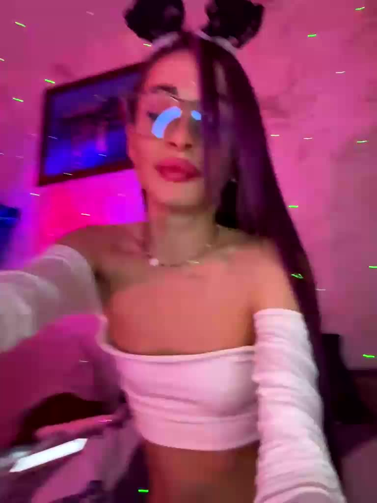 VIP17CoupleDream Cam Model Chat January 24, 2026