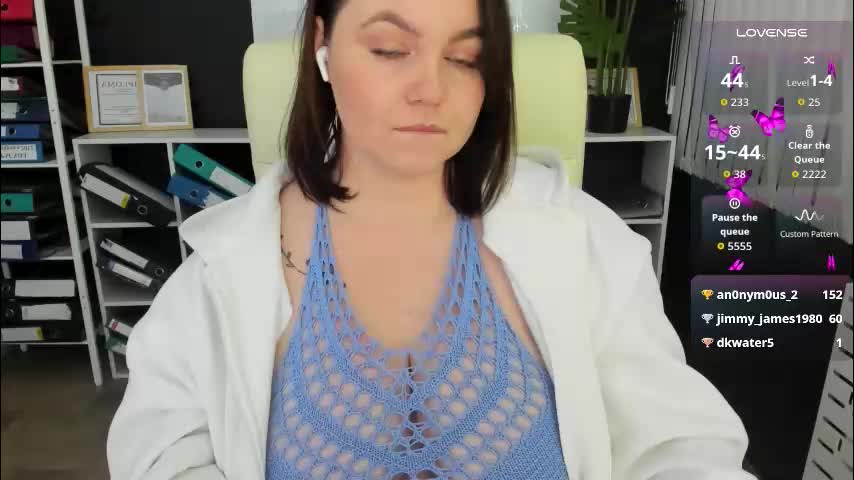 essensual_ Cam Model Chat January 24, 2026