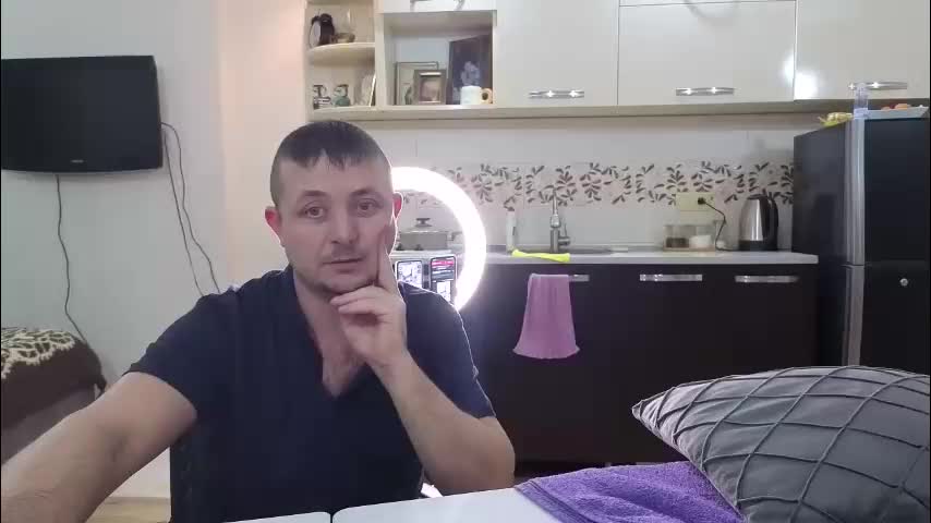 best_ass2000 Cam Model Chat January 25, 2026