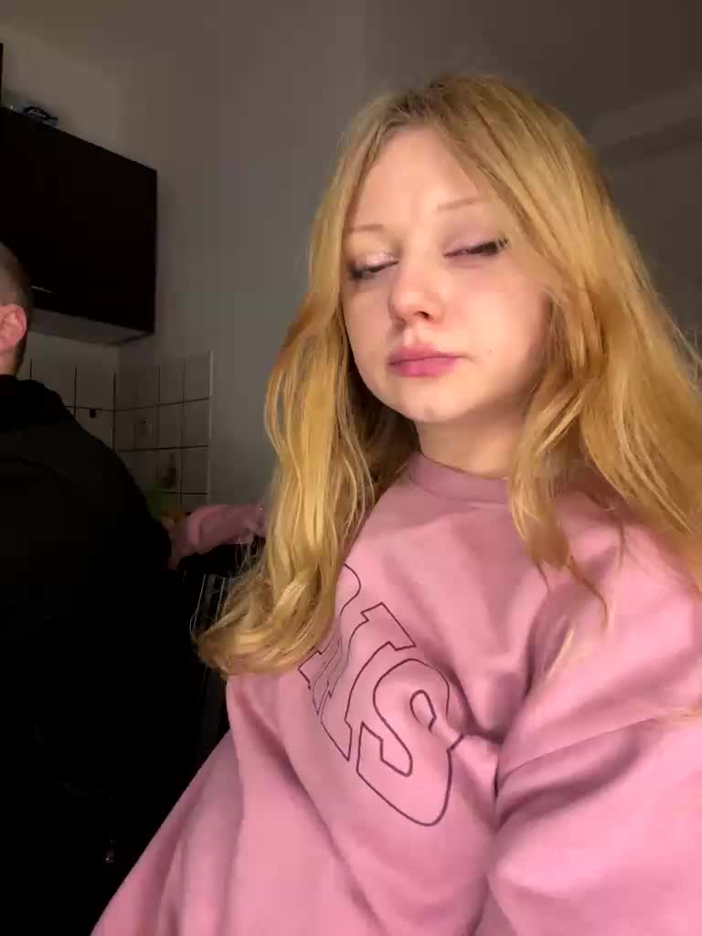 VixyVee Cam Model Chat January 25, 2026