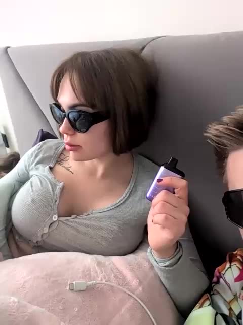 GroteskCouple Cam Model Chat January 25, 2026