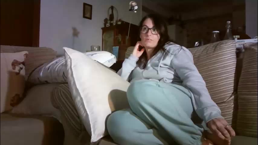 lolahueso Cam Model Chat January 28, 2026