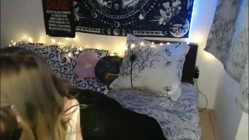 aliens4twenty Cam Model Chat January 28, 2026