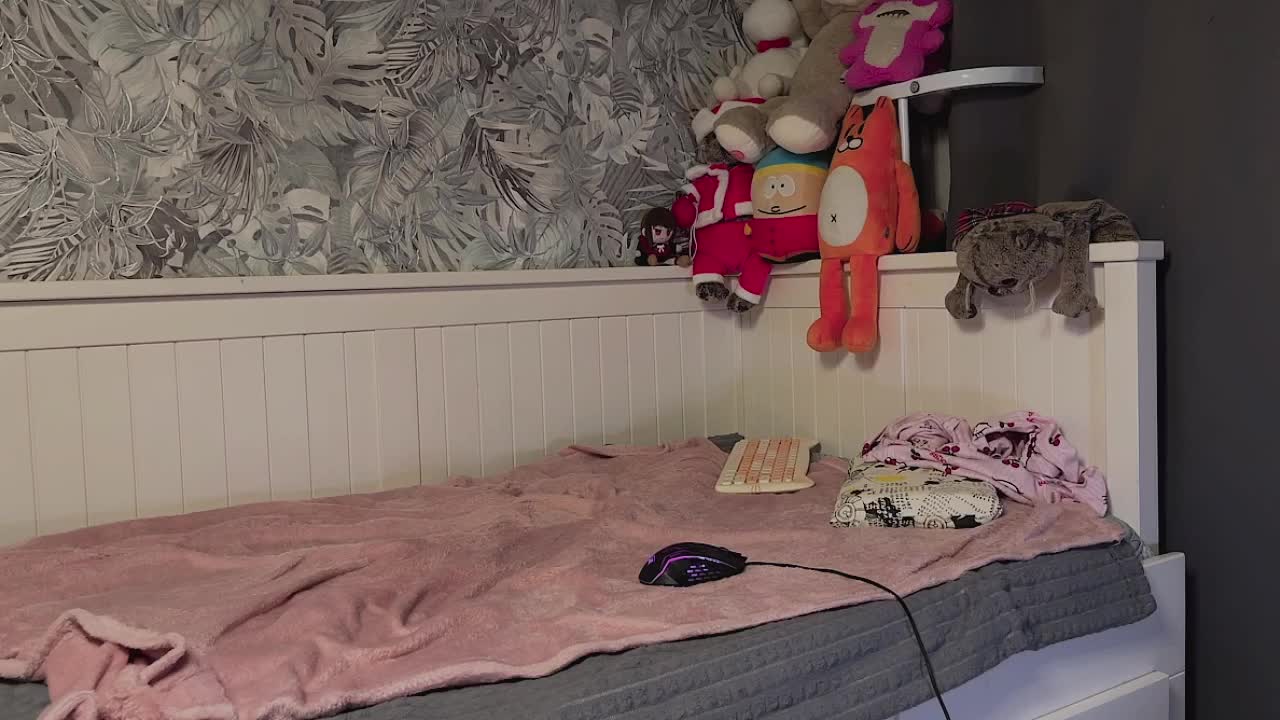 Z0mb1el0ll1 Cam Model Chat January 28, 2026