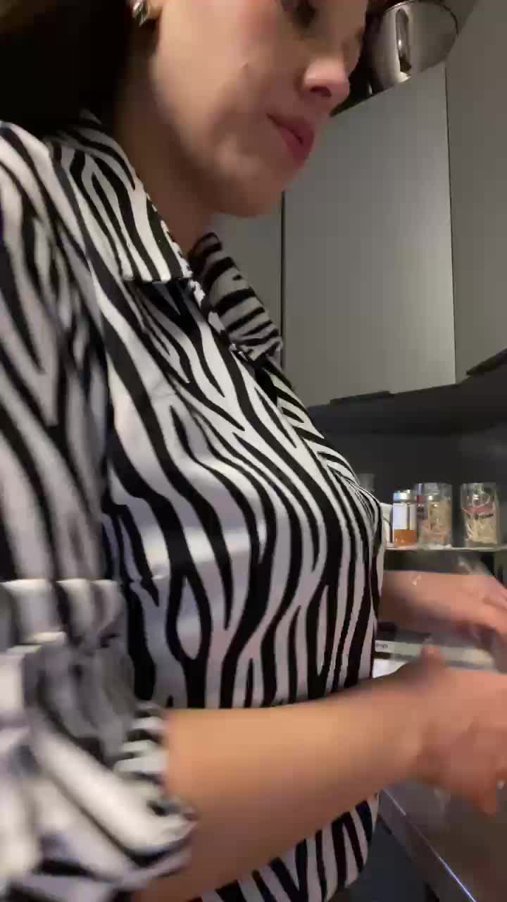 Potifays Cam Model Chat January 28, 2026