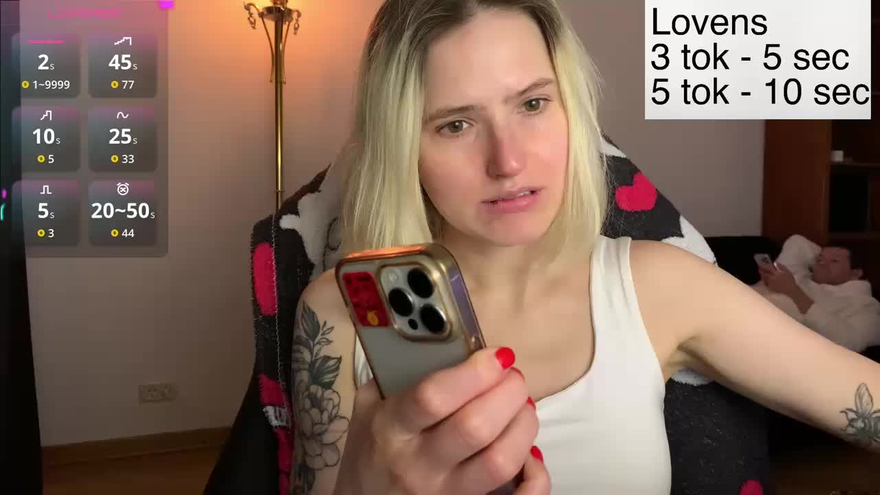 Sexy-Sweets Cam Model Chat January 28, 2026