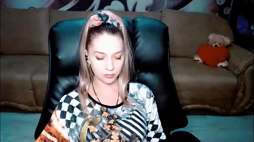 lovellymalina Cam Model Chat January 31, 2026