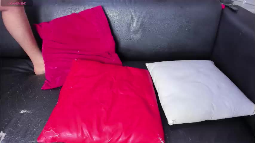 soffy_sexzone18 Cam Model Chat January 31, 2026