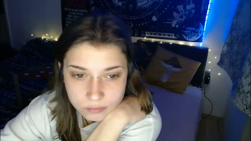 aliens4twenty Cam Model Chat February 1, 2026