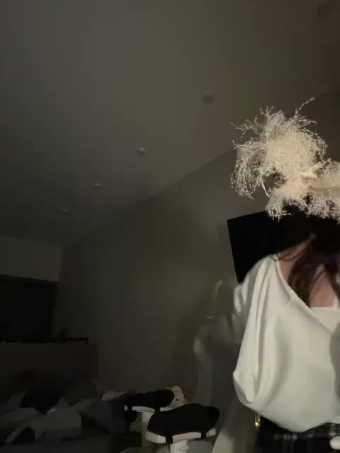 MiniNika Cam Model Chat February 1, 2026