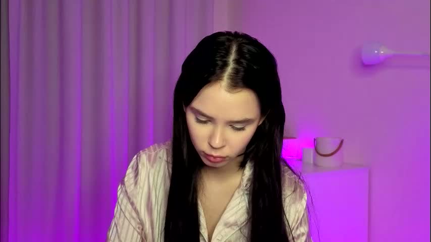 slyshypie Cam Model Chat February 1, 2026