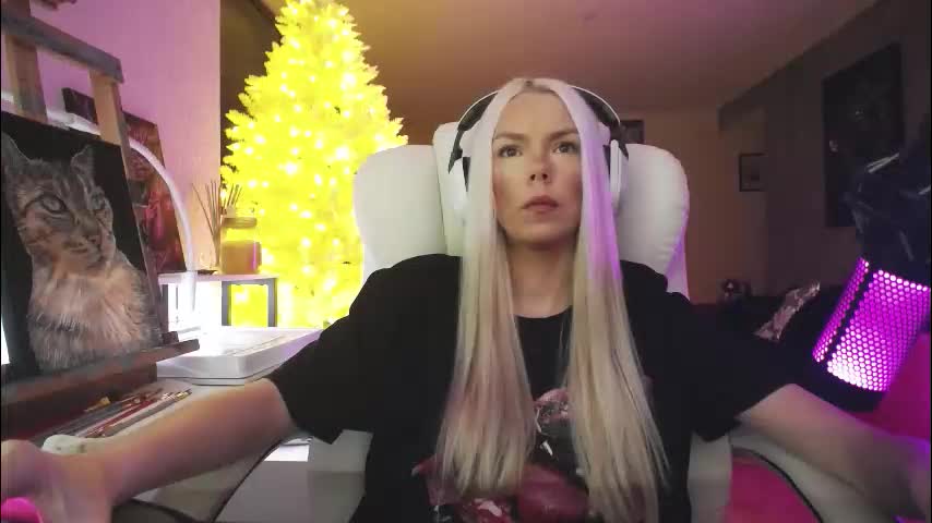 tinykylie Cam Model Chat February 1, 2026