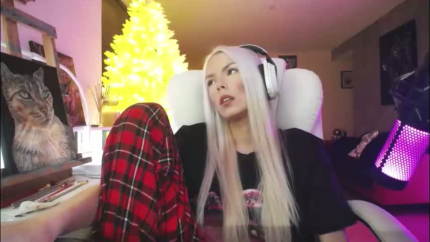 tinykylie Cam Model Chat February 1, 2026