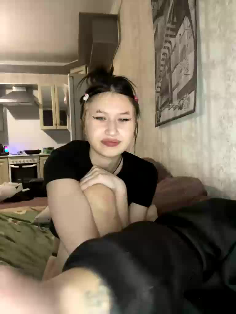 _the-secret-room_ Cam Model Chat February 2, 2026