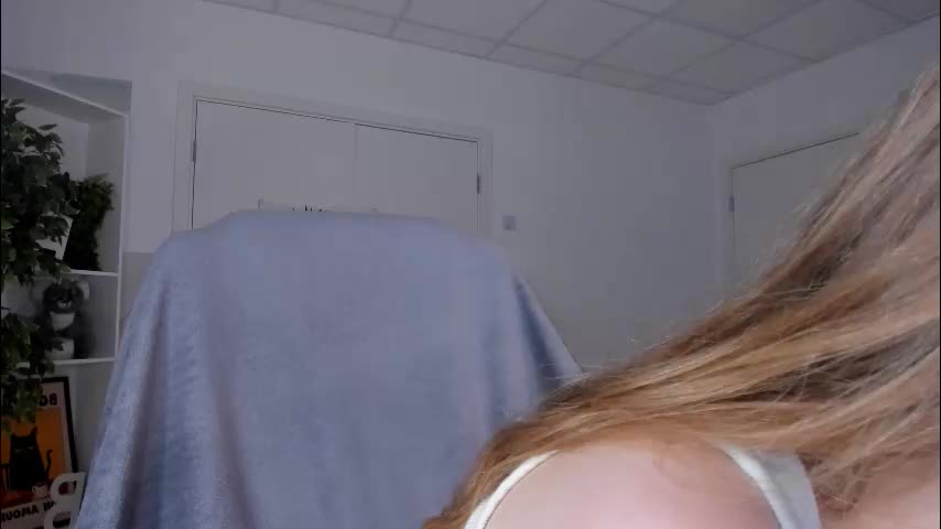mia_meows Cam Model Chat February 2, 2026