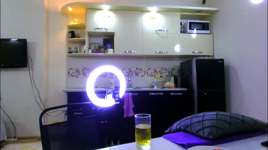 best_ass2000 Cam Model Chat February 2, 2026