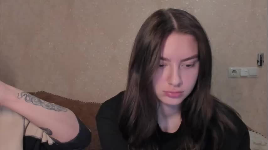 lizzi_muur Cam Model Chat February 2, 2026