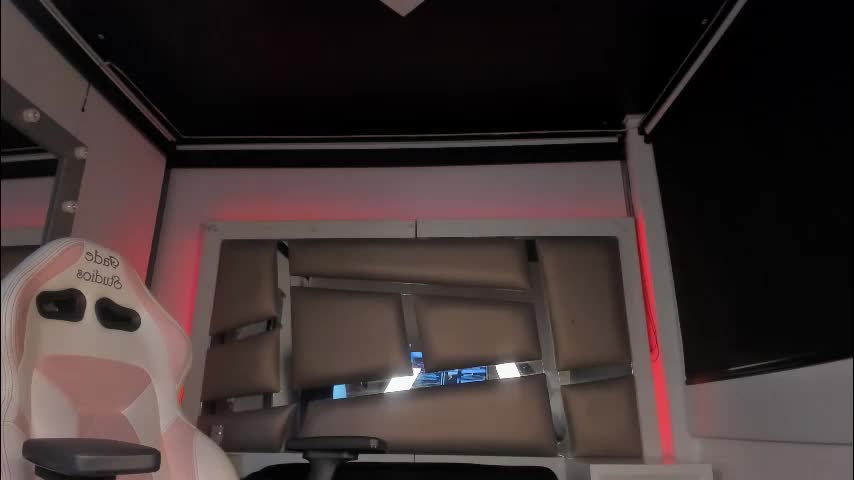 luna__scarlett Cam Model Chat February 12, 2026