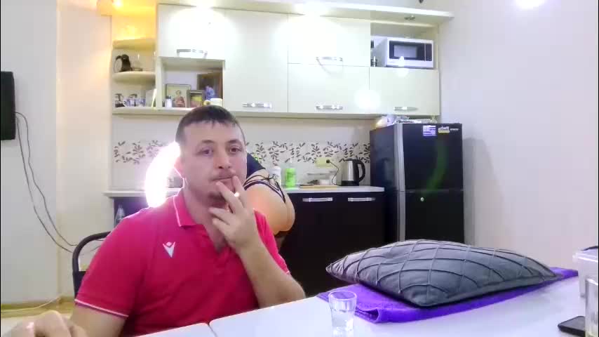 best_ass2000 Cam Model Chat February 12, 2026