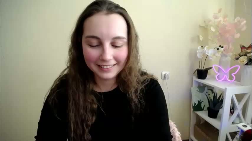 yours_piece_of_happiness_ Cam Model Chat February 12, 2026