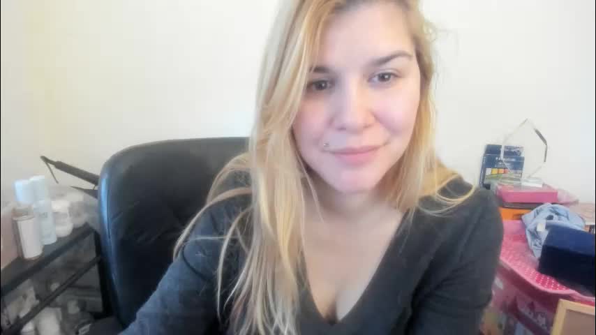 artsyandcraftsy_ Cam Model Chat February 12, 2026