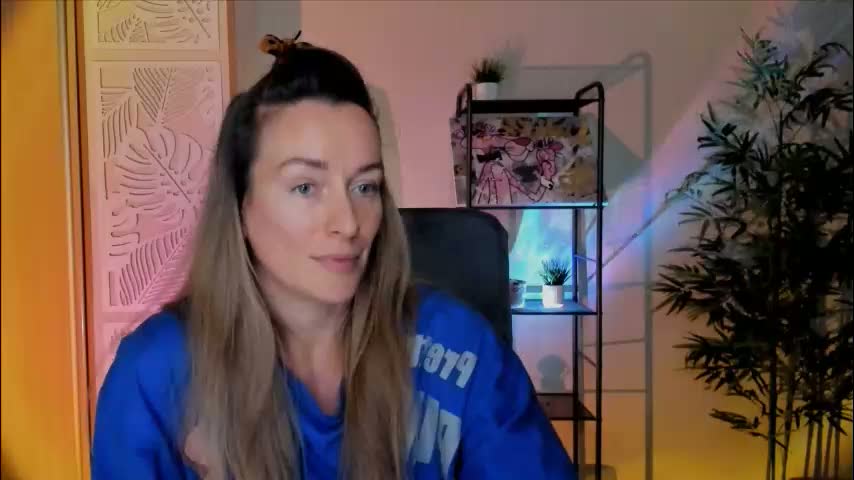 save_the_qween Cam Model Chat February 12, 2026