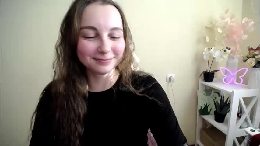 yours_piece_of_happiness_ Cam Model Chat February 12, 2026