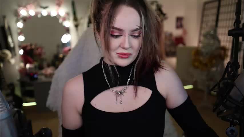 yesdarkqueen Cam Model Chat February 13, 2026