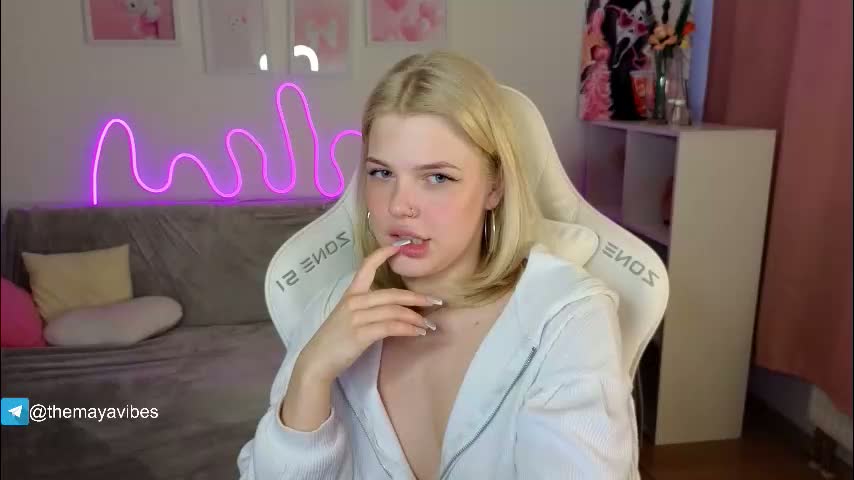 maya_blonde18 Cam Model Chat February 13, 2026