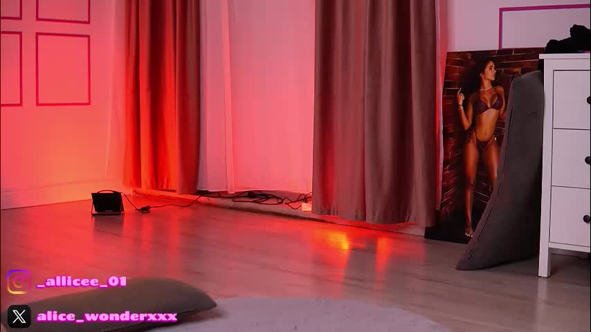 vanessasimon Cam Model Chat February 13, 2026