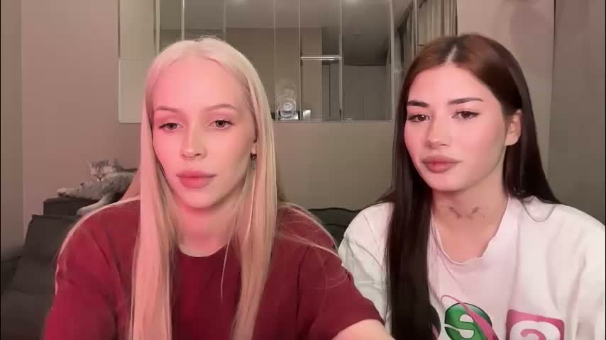 mmkakpoxyi22 Cam Model Chat February 13, 2026