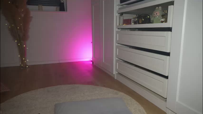 hotbella_ Cam Model Chat February 23, 2026