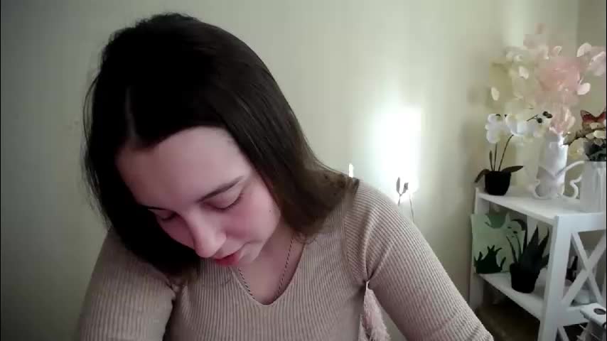 yours_piece_of_happiness_ Cam Model Chat February 23, 2026