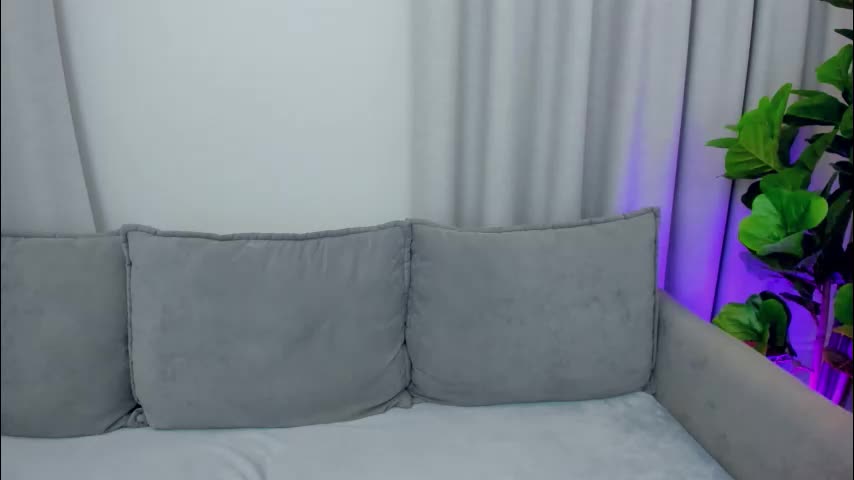 sexyangeloux Cam Model Chat February 23, 2026